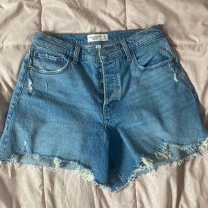 Abercrombie dad short high rise curve love size 29